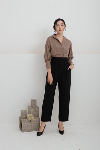 Olivia Pleats and Loops Highwaisted Pants in Black